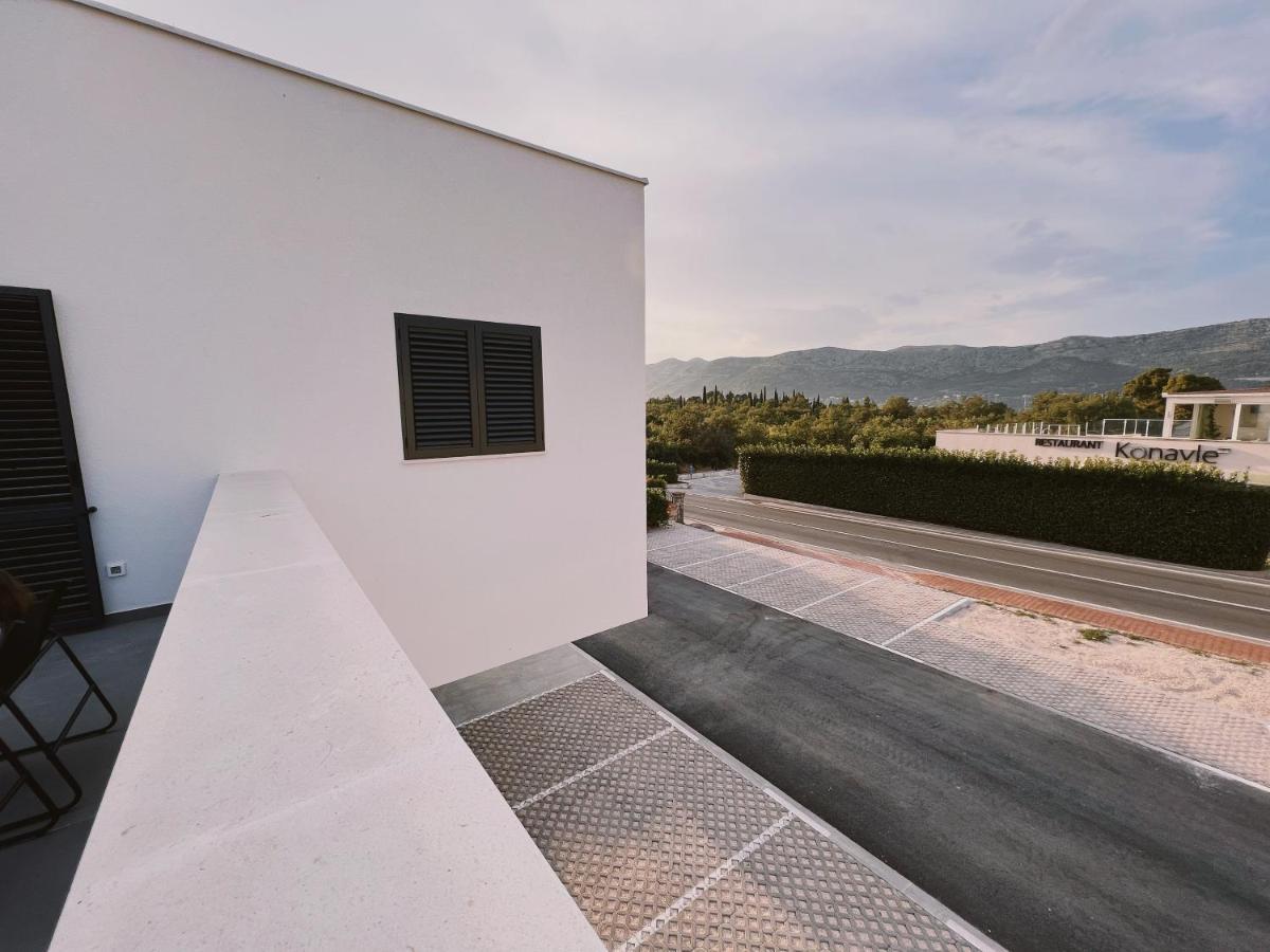 Dawn & Dusk - Modern Two Bedroom Apartment With Mountain Views Cilipi Ngoại thất bức ảnh