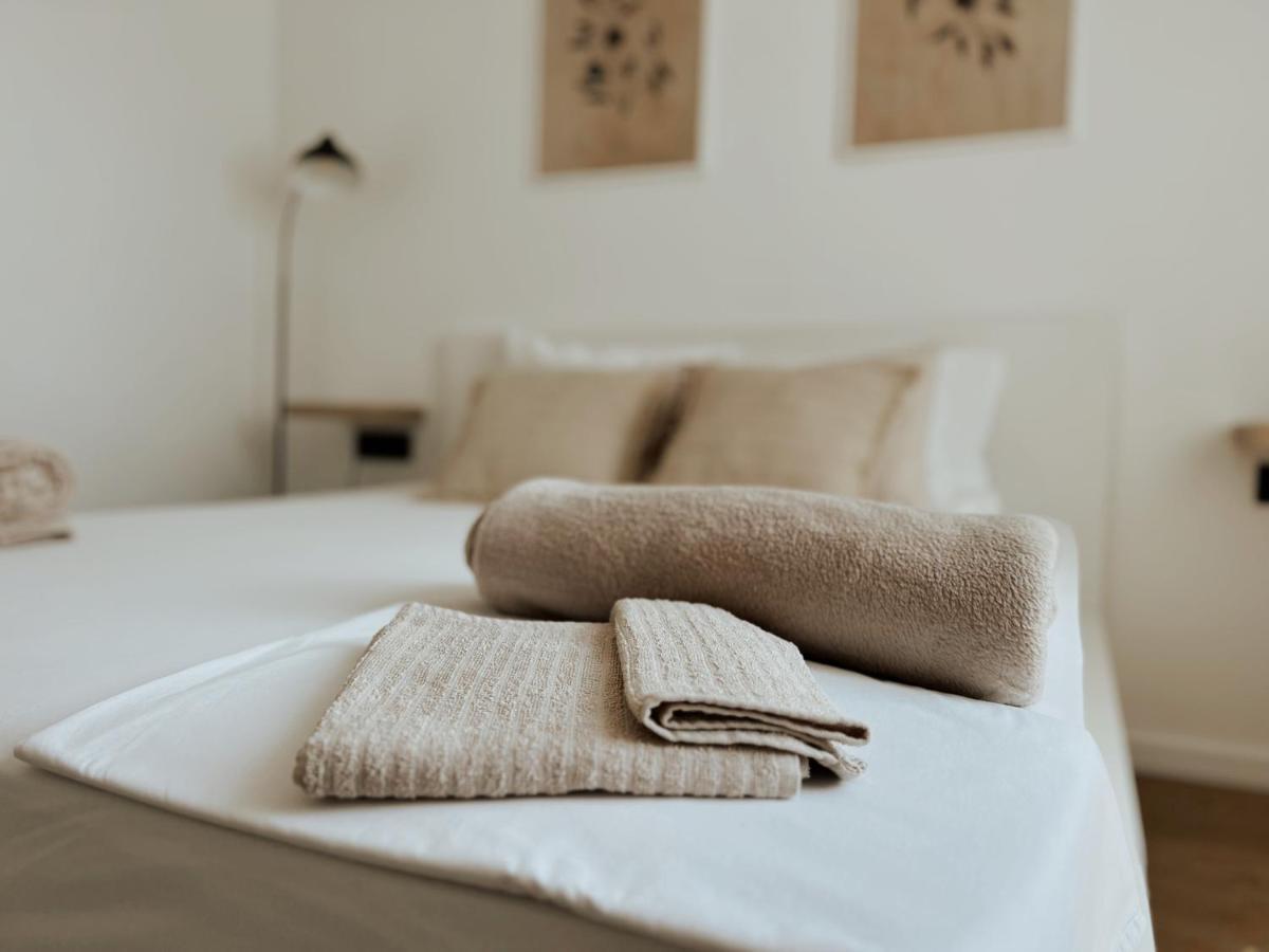 Dawn & Dusk - Modern Two Bedroom Apartment With Mountain Views Cilipi Ngoại thất bức ảnh