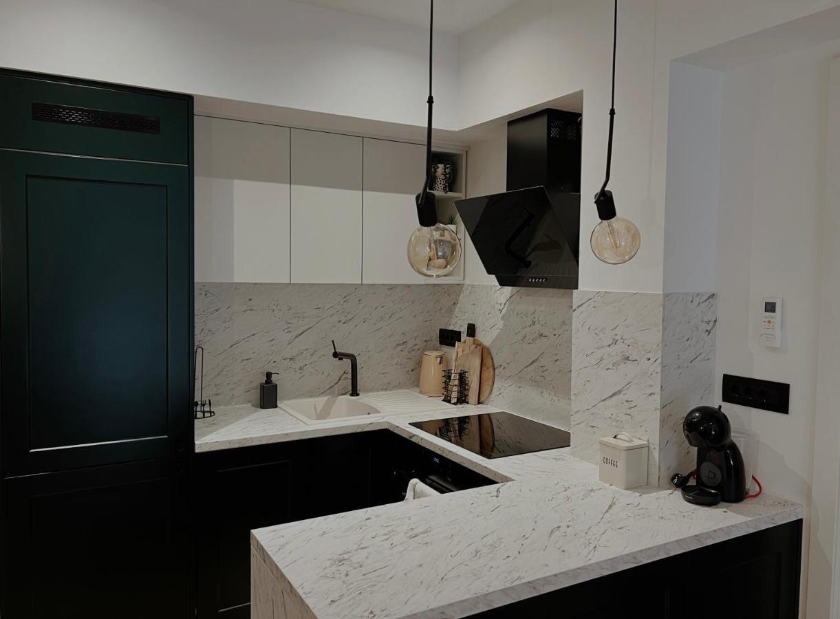 Dawn & Dusk - Modern Two Bedroom Apartment With Mountain Views Cilipi Ngoại thất bức ảnh