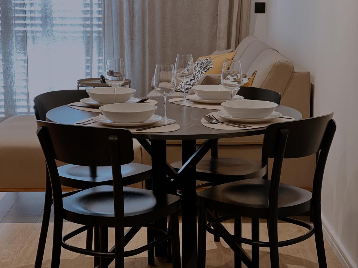 Dawn & Dusk - Modern Two Bedroom Apartment With Mountain Views Cilipi Ngoại thất bức ảnh