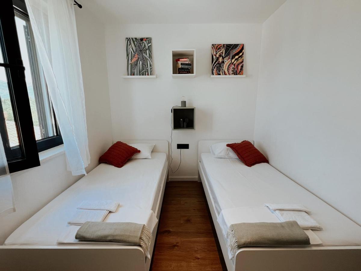 Dawn & Dusk - Modern Two Bedroom Apartment With Mountain Views Cilipi Ngoại thất bức ảnh