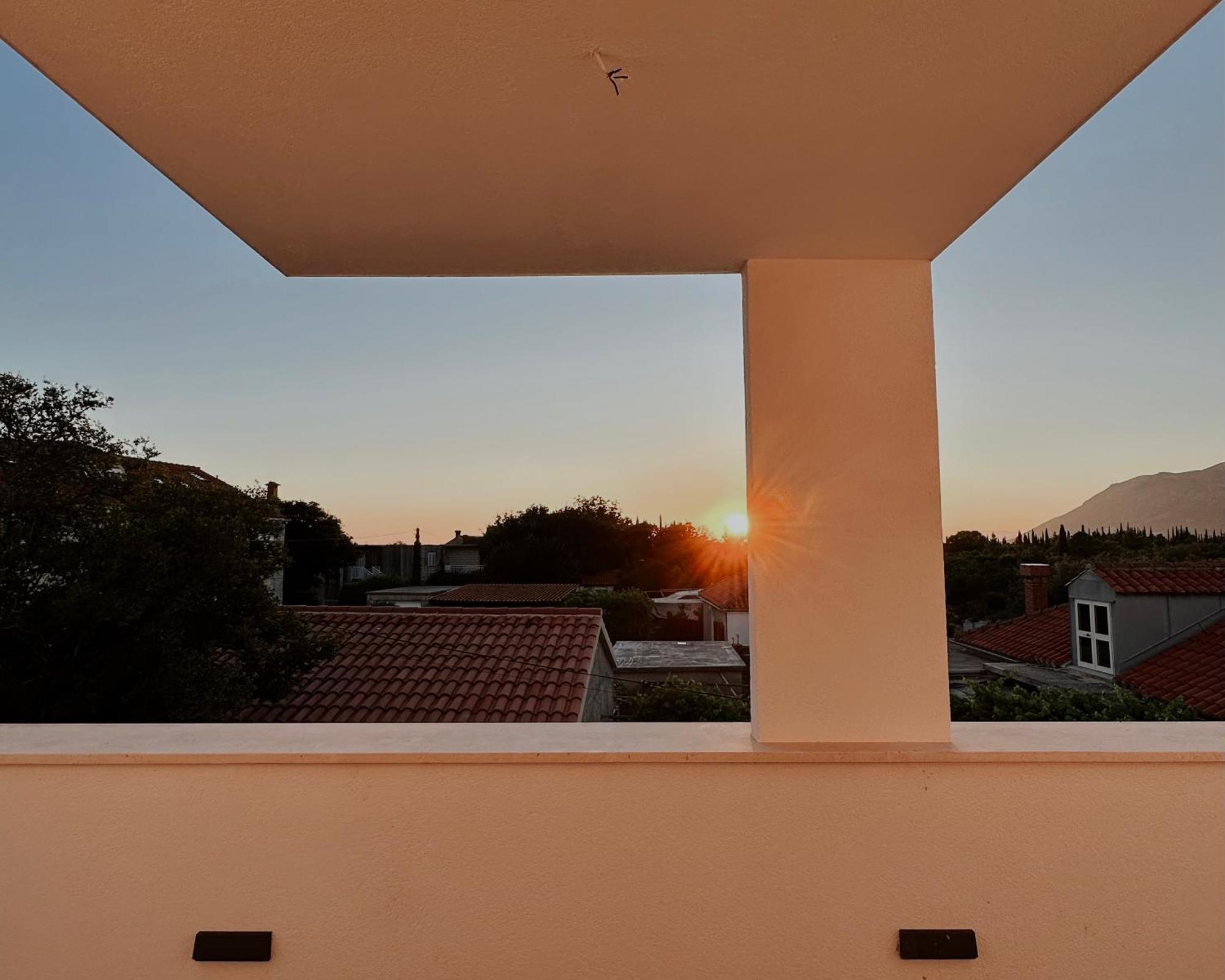 Dawn & Dusk - Modern Two Bedroom Apartment With Mountain Views Cilipi Ngoại thất bức ảnh
